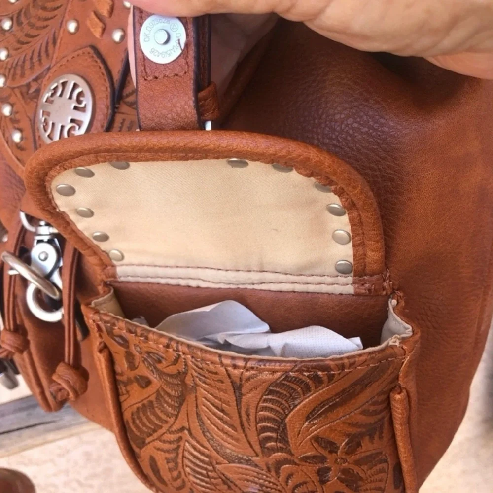 REIN & BRIDLE Tan Leather Backpack. - Picture 4 of 7